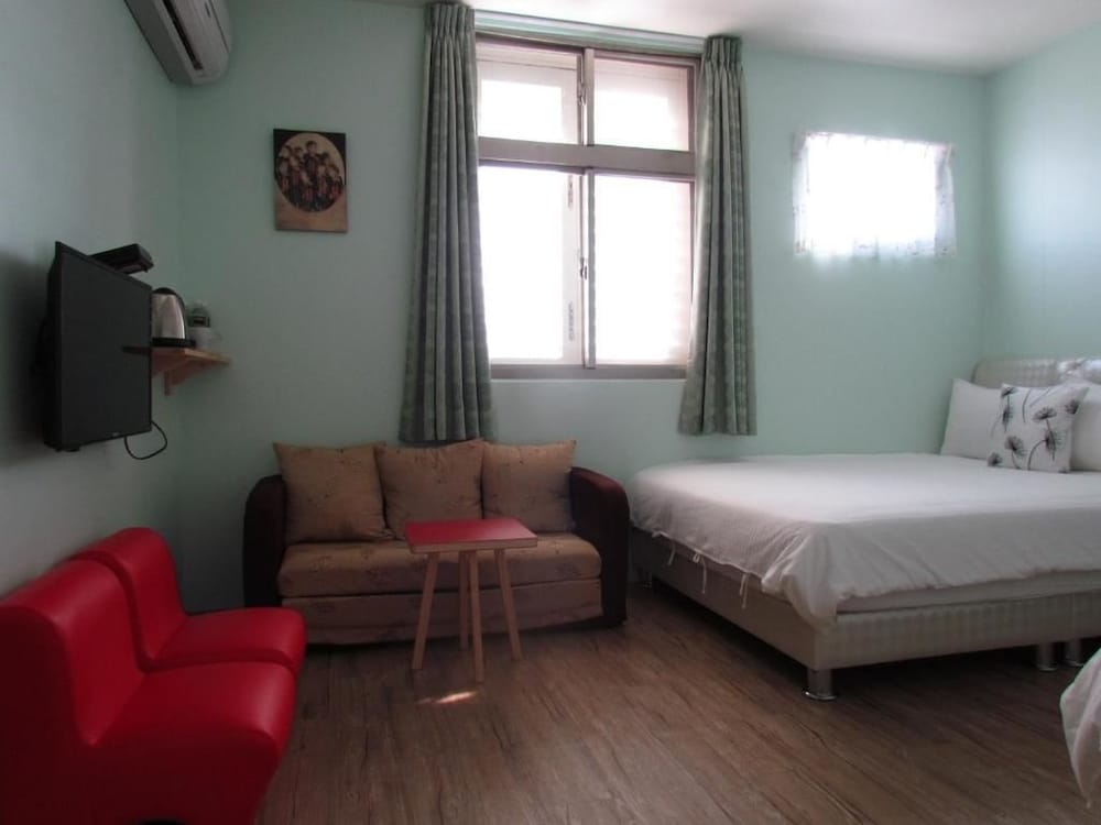 Standard Quadruple Room (302-3f) photo 2