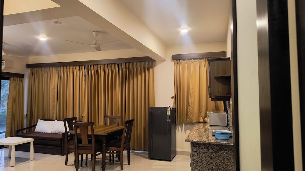 Family Apartment, 1 Bedroom, Balcony, Lake View photo 3