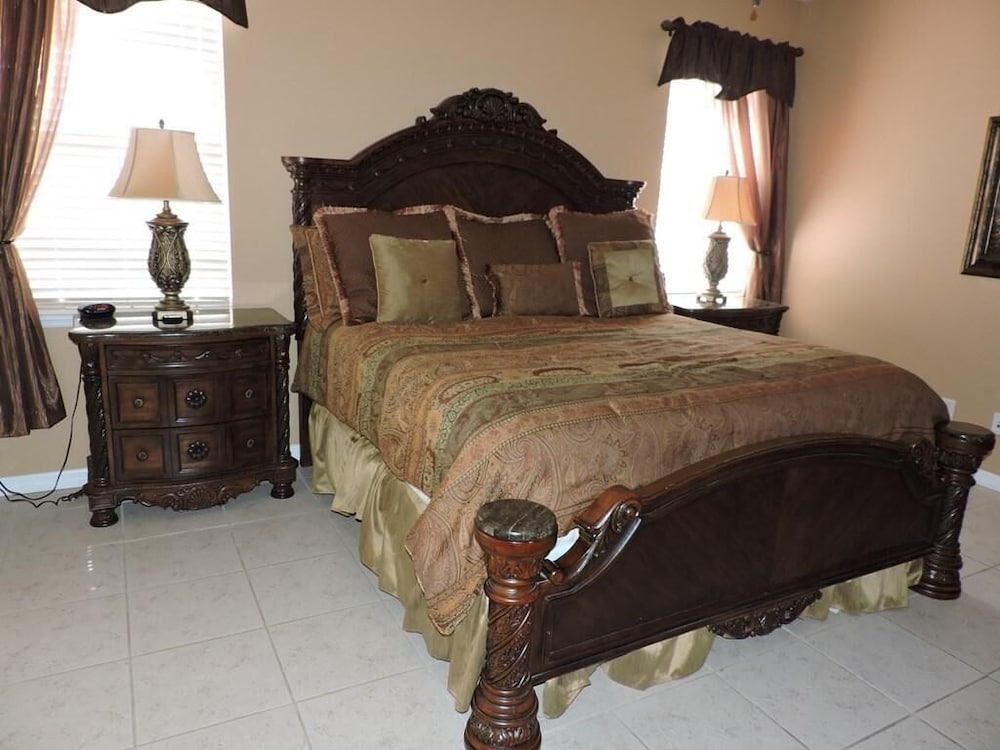 Villa, Multiple Beds (Ref 06BV Luxury 5 Bed Villa 5 Star Re)