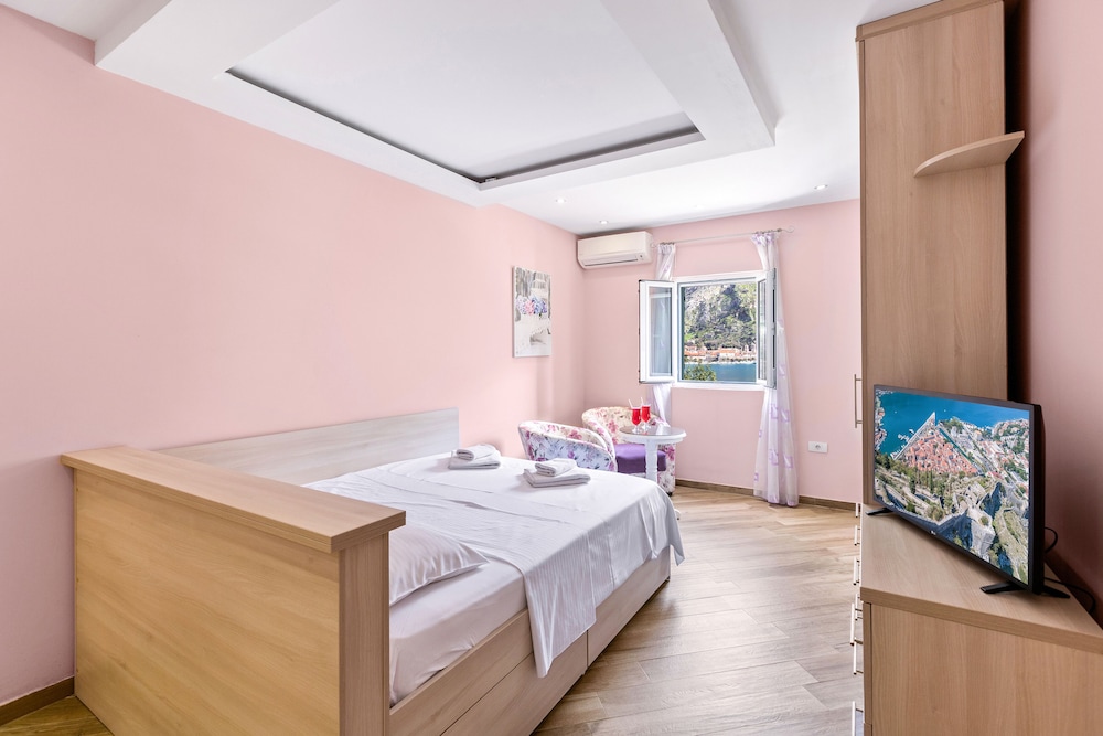 Deluxe Studio Suite, Terrace, Sea View