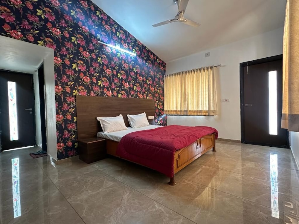Deluxe AC Room with Mountain View