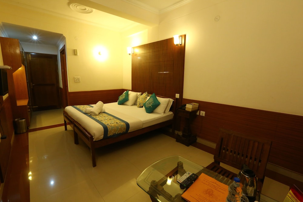 Superior Double or Twin Room, 1 King Bed, Mountain View