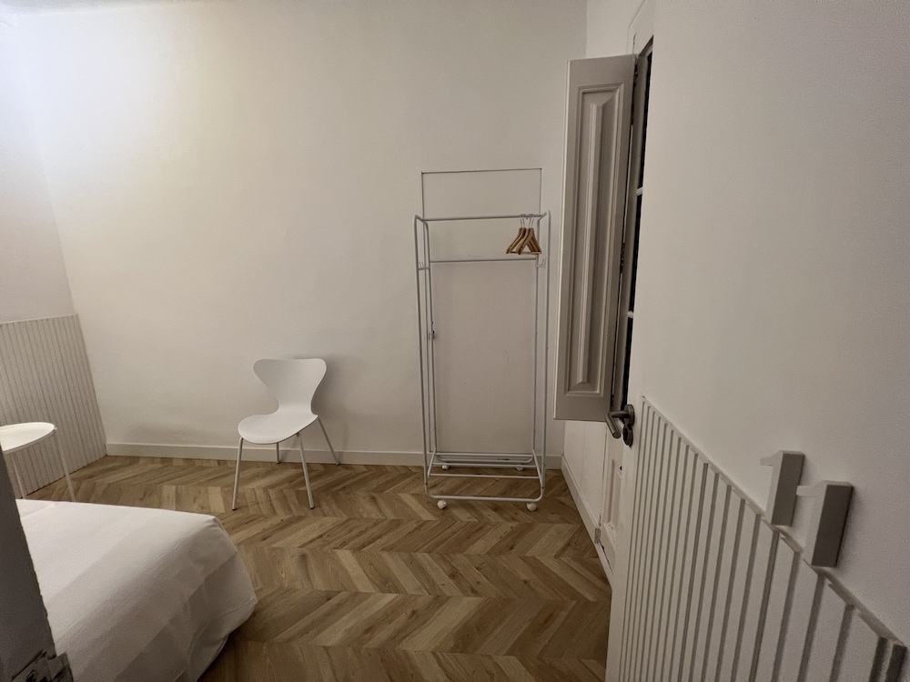 Habitación Básica, Baño Compartido
