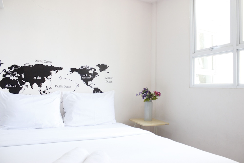 Room - Photo 7