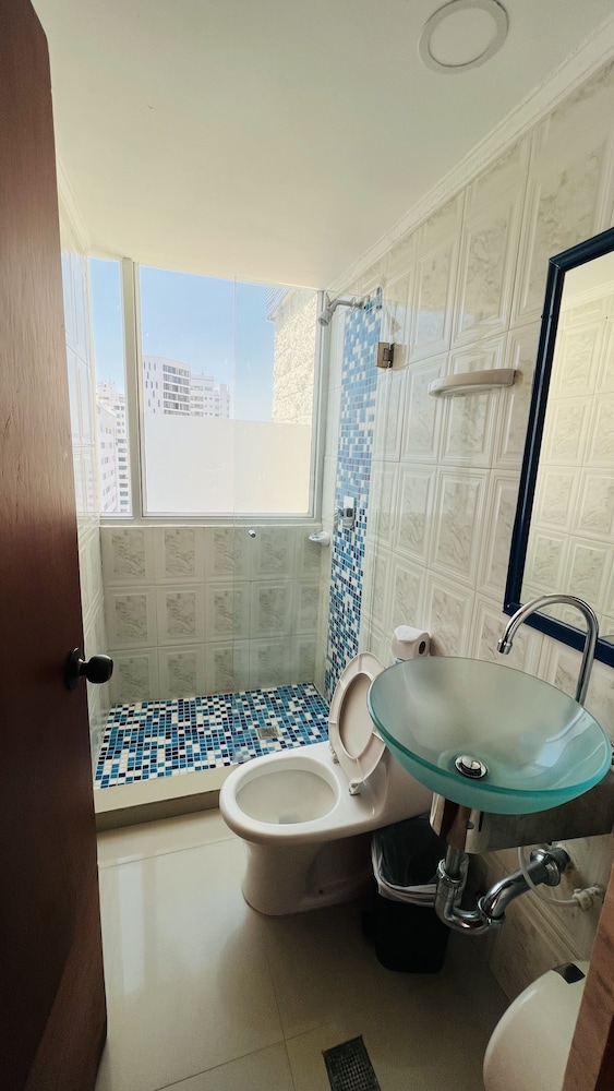 Standard Twin Room - Photo 4