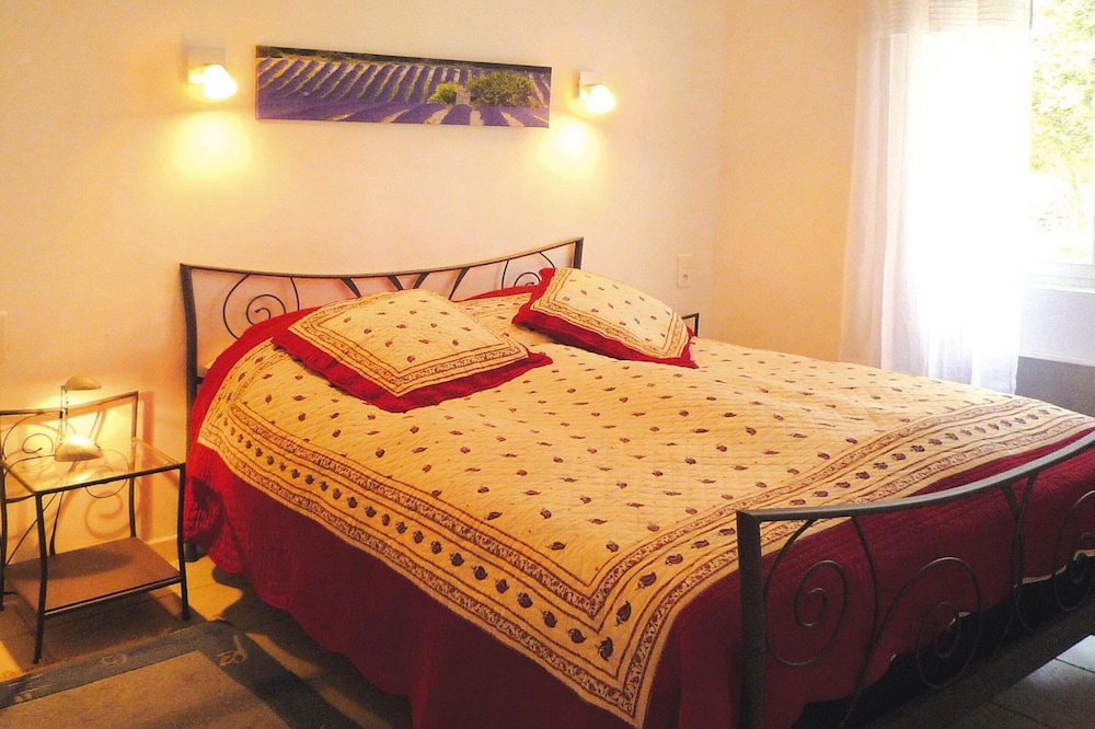 Apartment photo 2