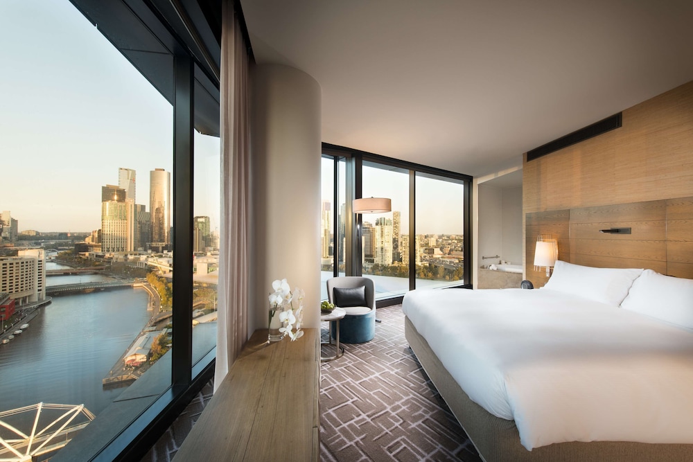 Panoramic Suite (Pacific Club Access)