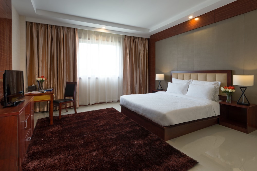 Executive Suite, Pool Access photo 3