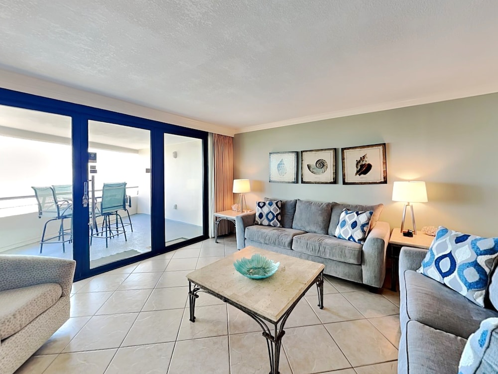Condo (2 Bedrooms)