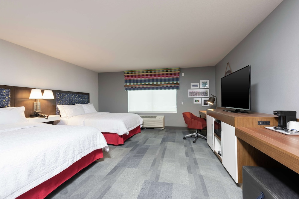 Room, 2 Queen Beds, Accessible, Bathtub photo 3