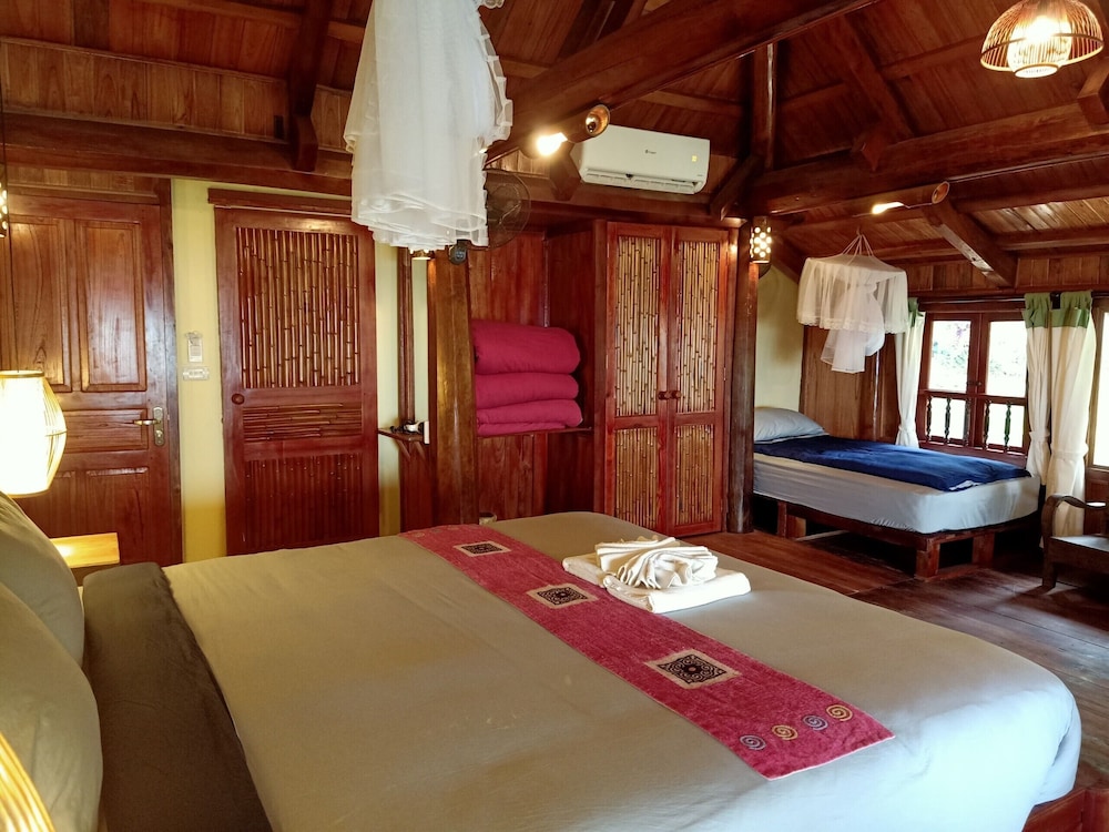 Family Bungalow photo 2