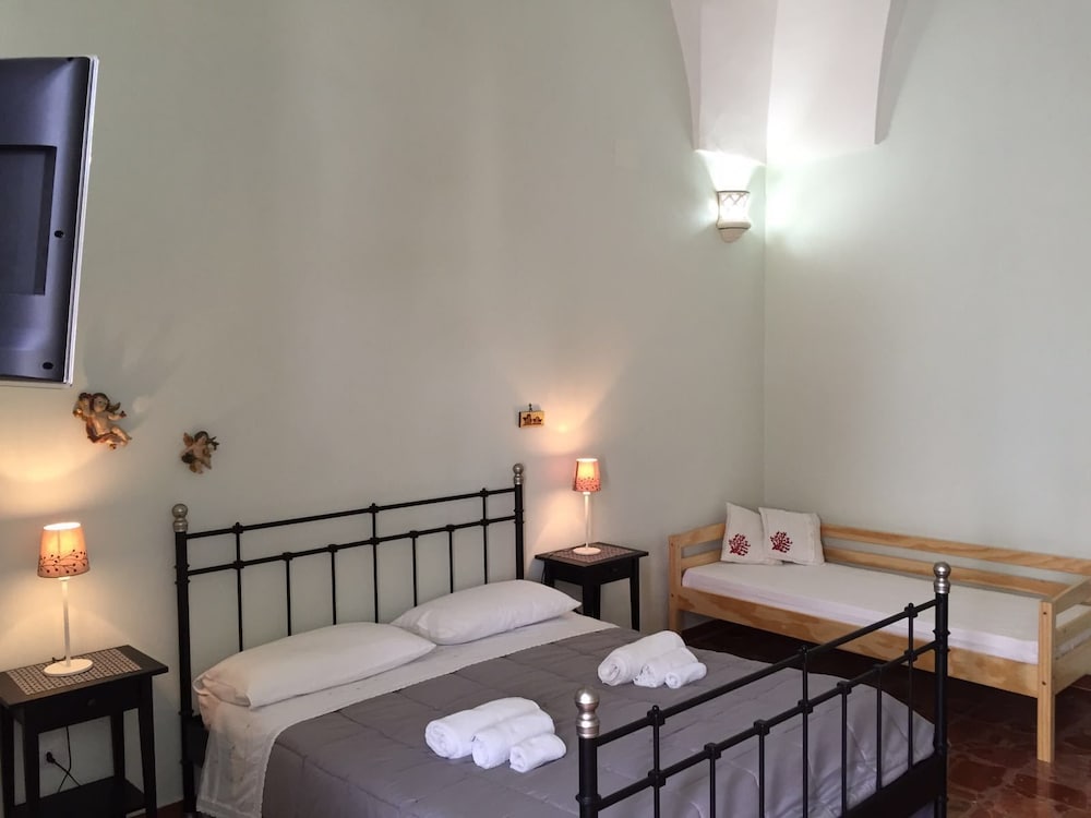 Double Room (Uttaru)