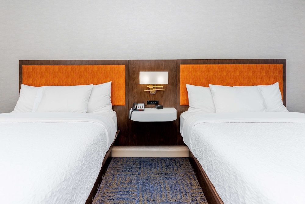 Room, 2 Queen Beds, Accessible, Bathtub (Mobility & Hearing) - Photo 6