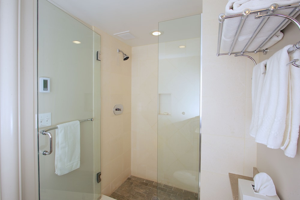 Premium Room, 1 Queen Bed - Photo 5