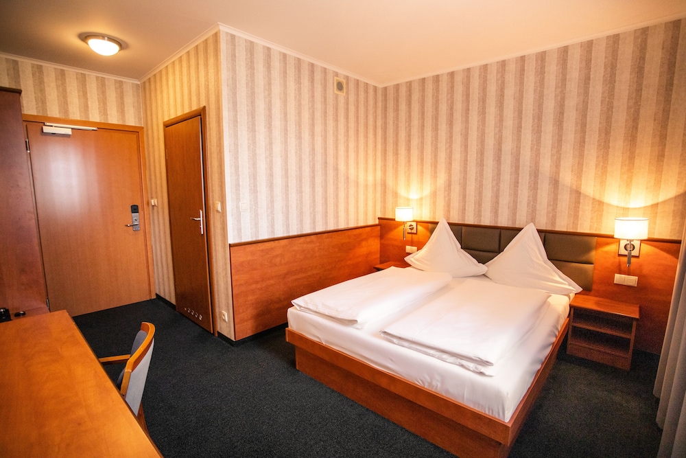 Double Room - Photo 3