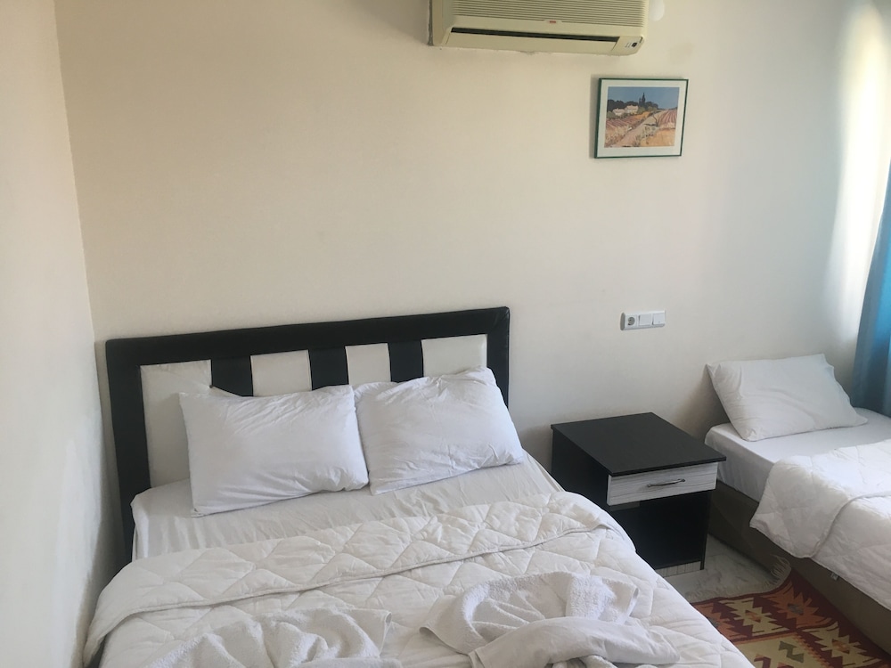 Classic Triple Room, 1 Bedroom photo 1