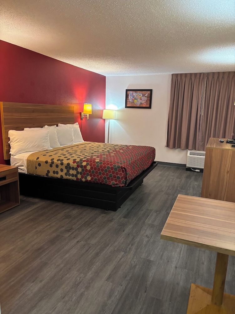 Room, 1 King Bed with Sofa bed, Accessible, Non Smoking - Photo 1