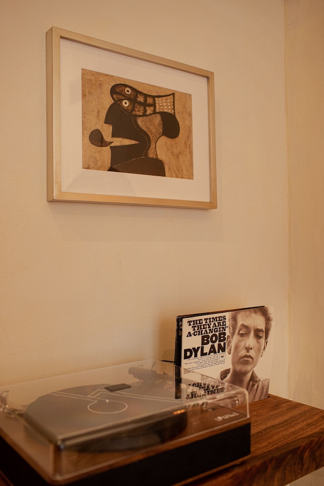 Superior Suite - Photo 7