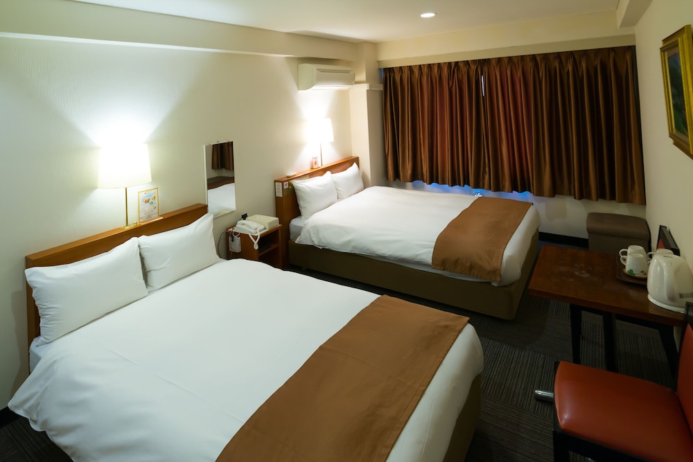 Standard Twin Room, 2 Double Beds, Non Smoking photo 1