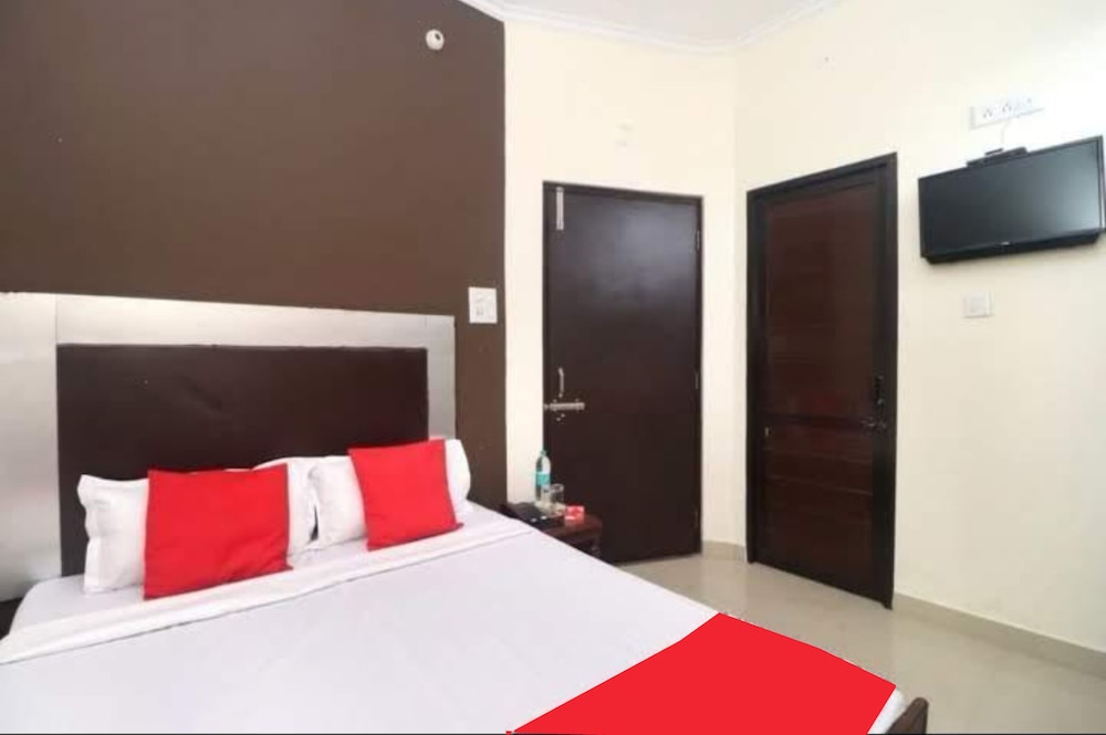 Deluxe Double Room, City View photo 3