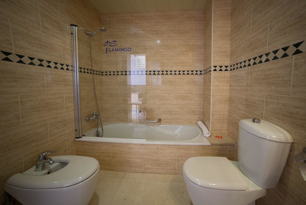 Habitación Triple (2 Adultos + 2 Niños)