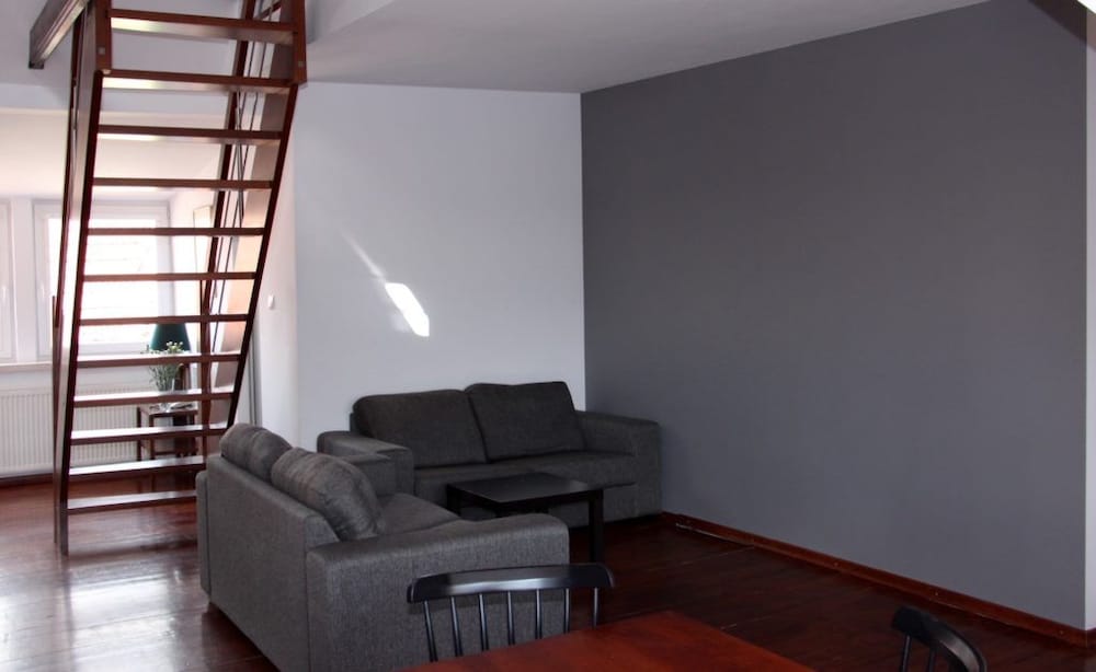 Apartment (mezzanine)