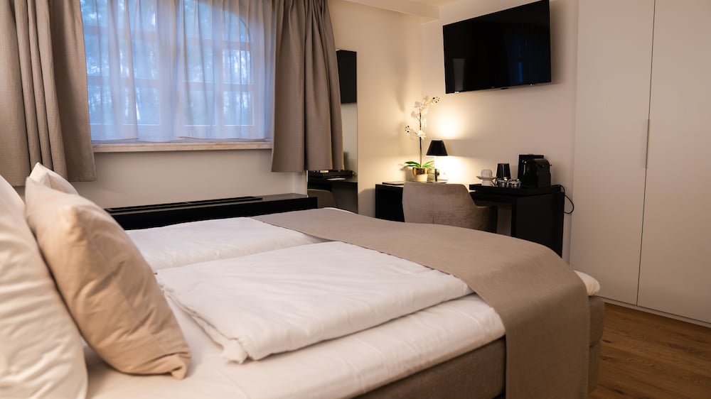 Comfort Room, 1 Queen Bed photo 2
