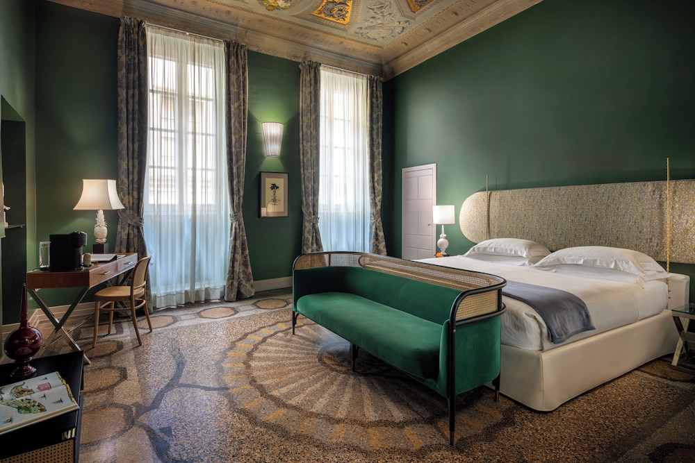 ICONIC ROOM - Photo 1