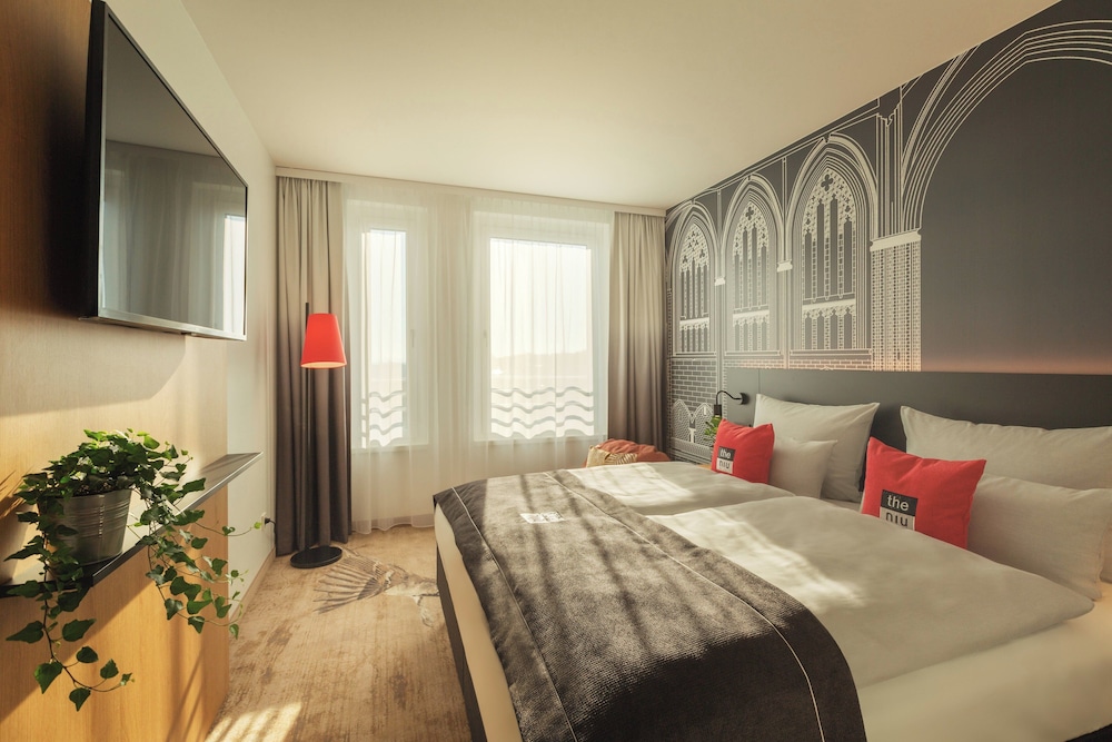Standard Room, 1 Queen Bed, Accessible (Up to 3 Adults) - Photo 3