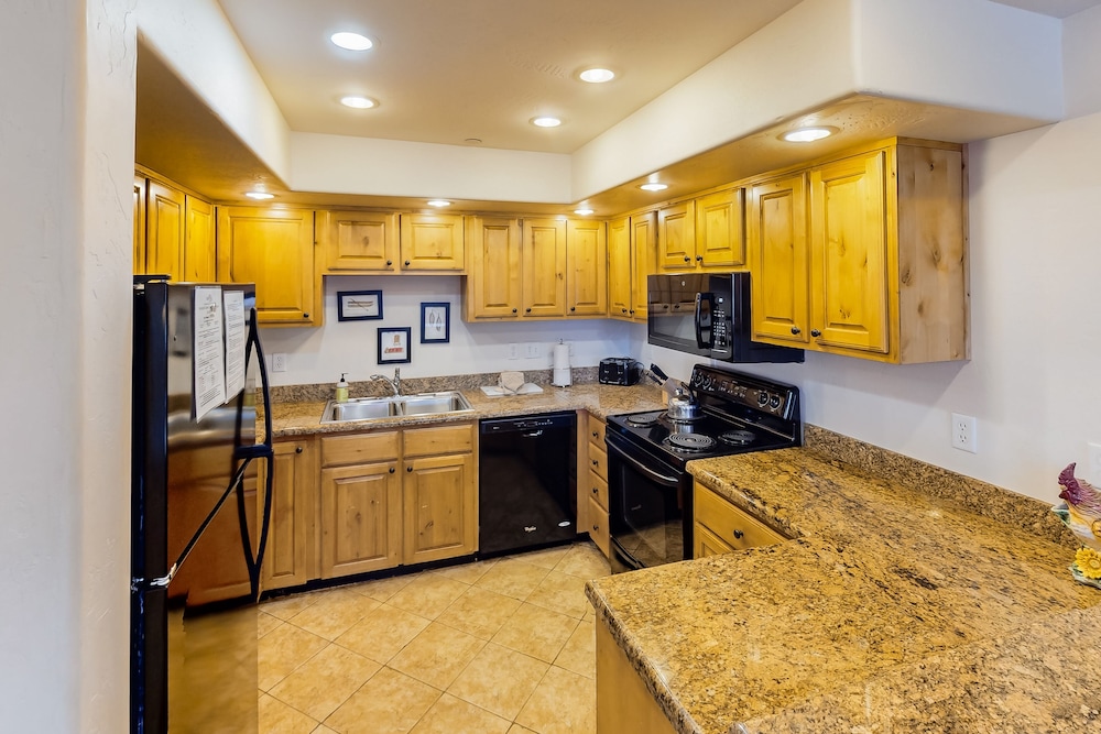 Condo, 3 Bedrooms photo 3