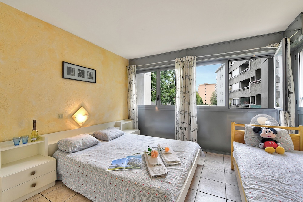 Standard Studio (Chiasso Apartments 104) photo 2