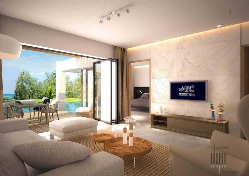 Suite with Private Pool photo 2