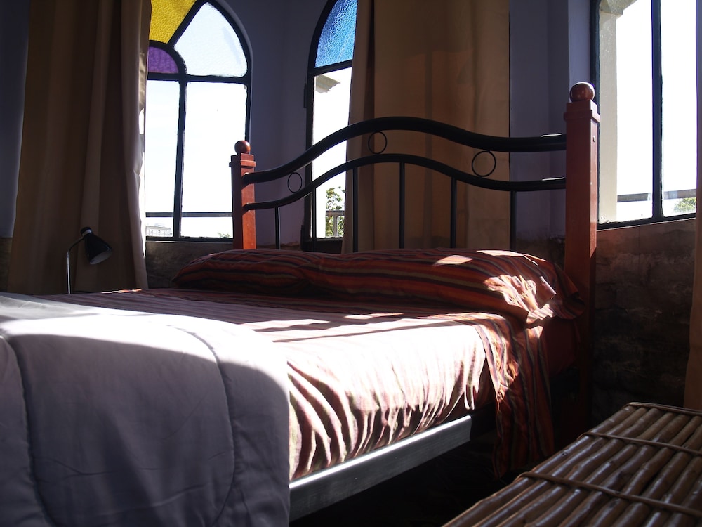 Romantic Single Room, 1 Double Bed, Shared Bathroom, River View photo 2