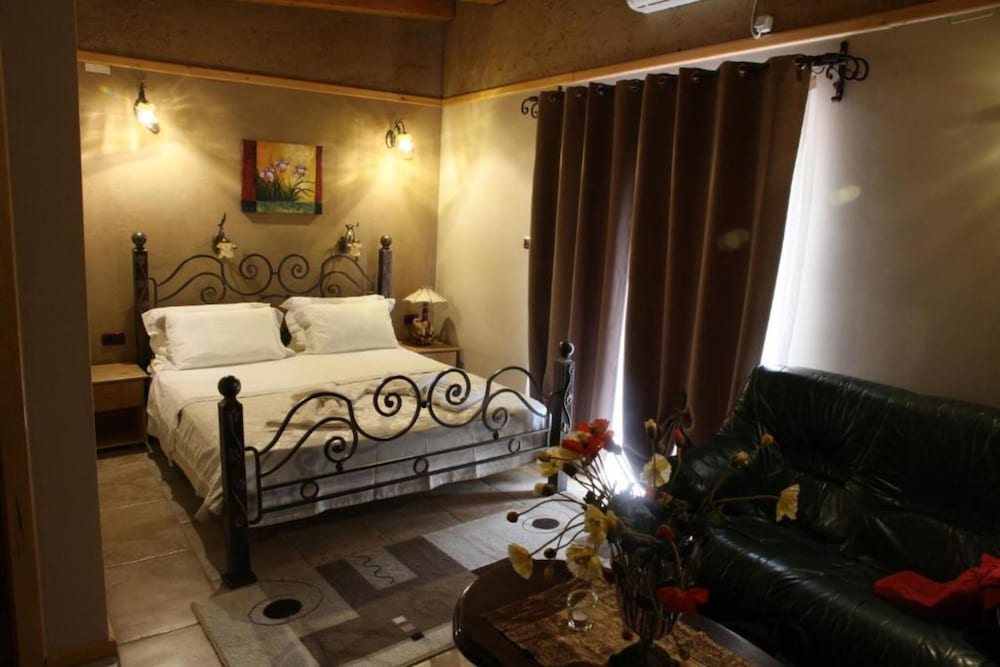 Basic Double Room photo 1