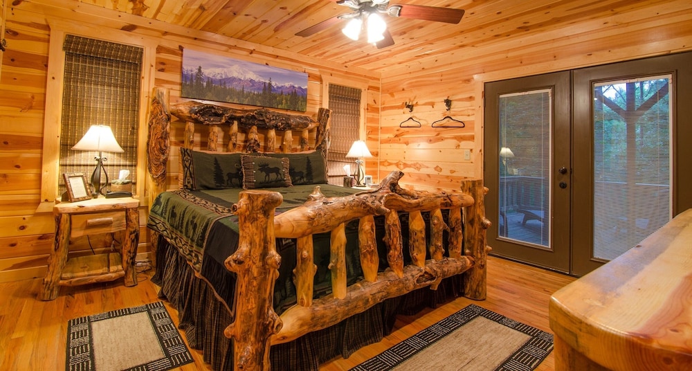 Cabin, 2 Bedrooms photo 1