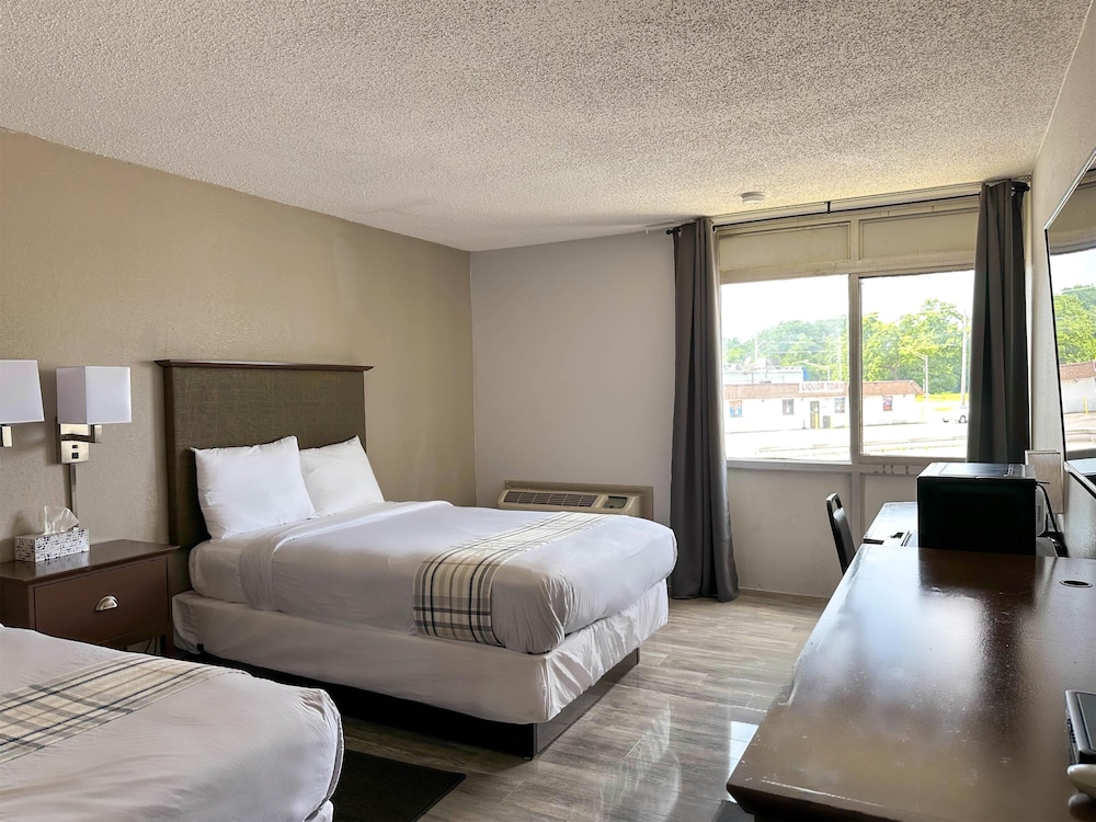 Standard Double Room, 2 Double Beds, Smoking - Photo 4