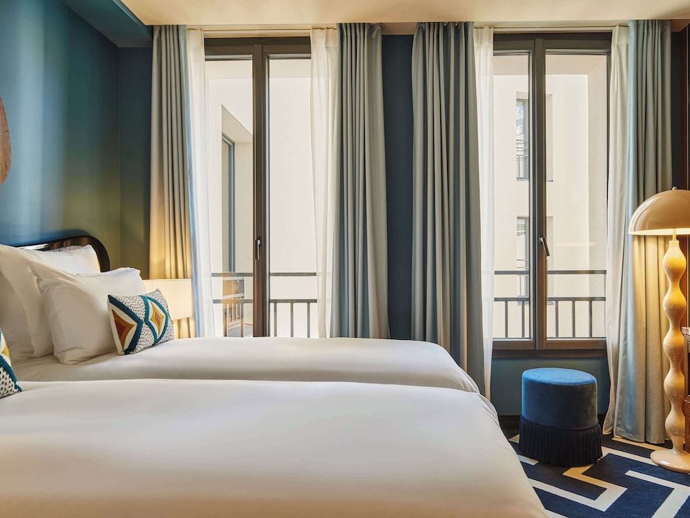 Standard Room, 2 Twin Beds thumbnail 5