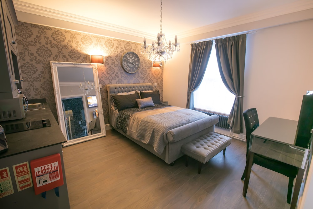 Apartment (Blicking Hall)