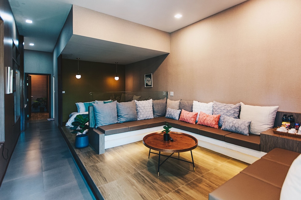 Studio Suite, 2 Bedrooms, Non Smoking photo 1