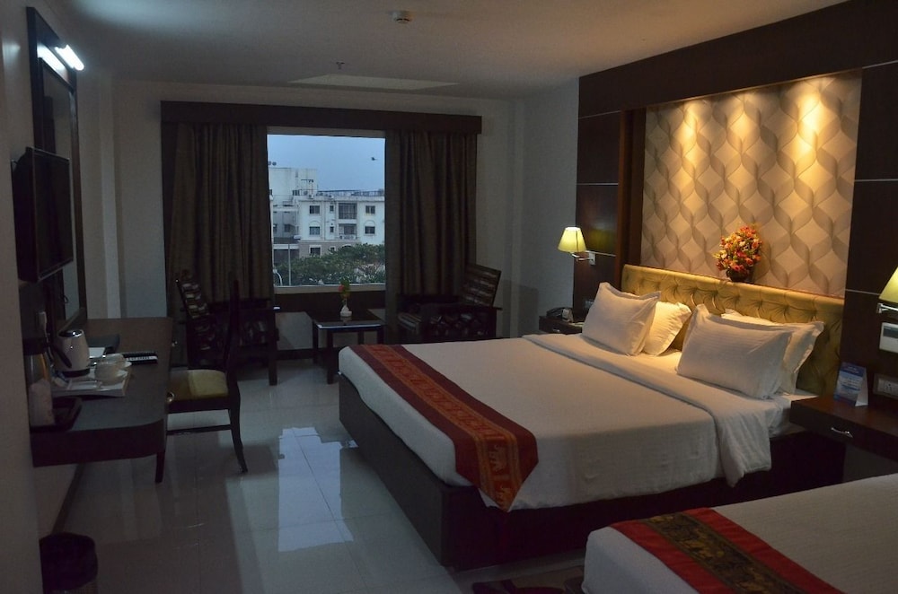 Standard Room, 1 Bedroom, City View photo 2