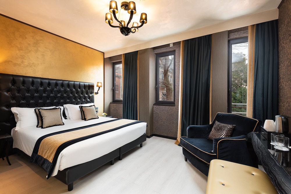 Superior Double or Twin Room photo 1