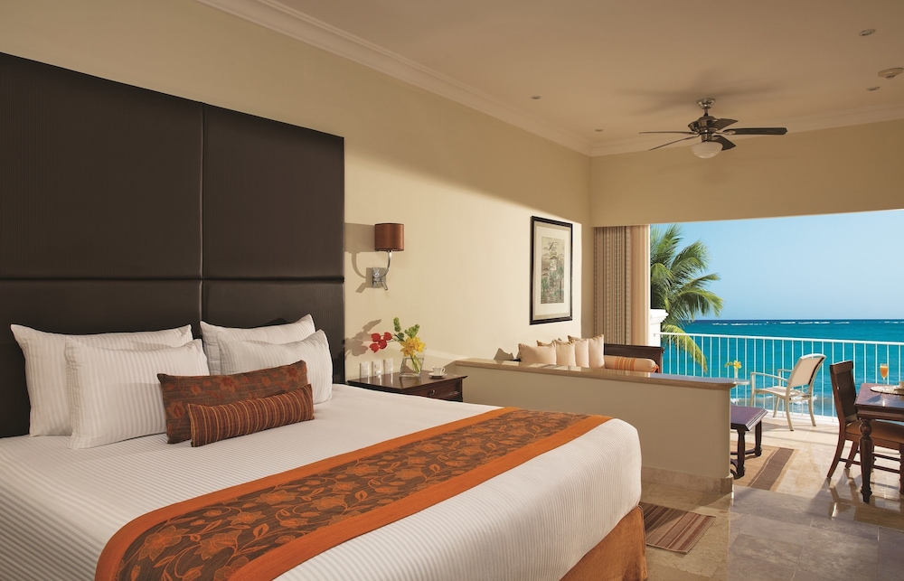 Preferred Club Junior Suite Ocean Front King