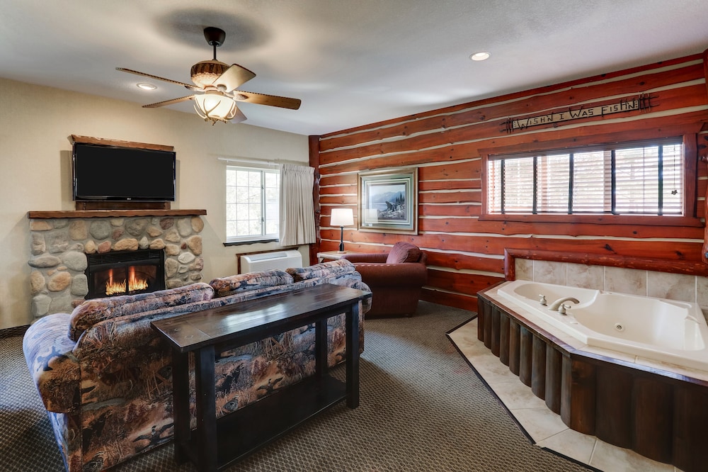 Theme Suite with Whirlpool Cottage - Photo 1