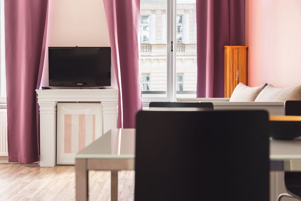 Family Apartment - Photo 29