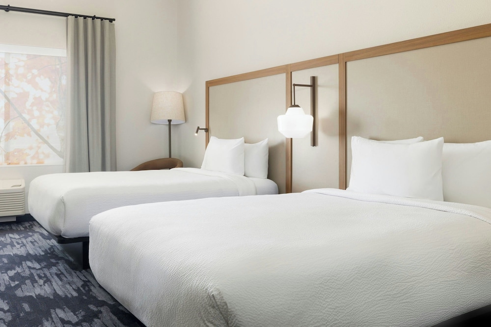 Studio, 2 Queen Beds (Mobility/Hearing Accessible, Tub) - Photo 1