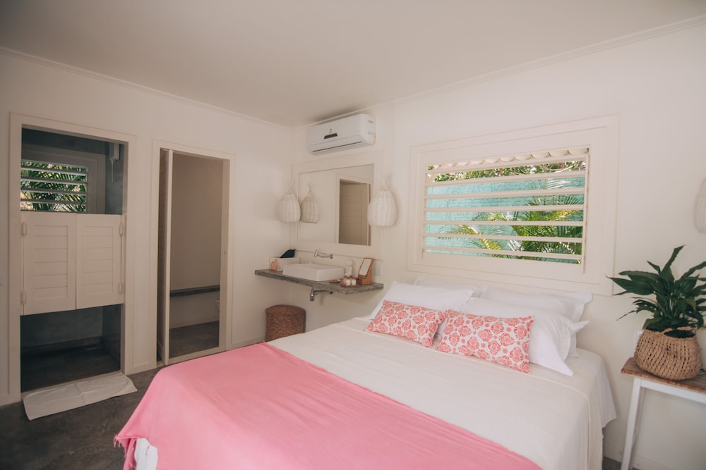 Deluxe House photo 2
