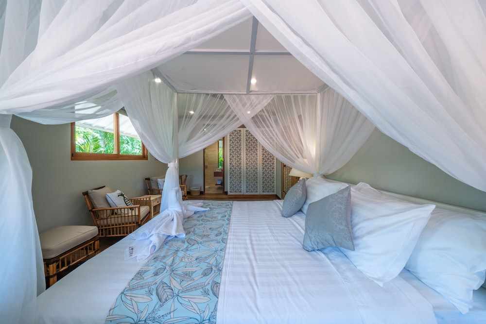 Family Villa, 4 Bedrooms, Pool View - Photo 9