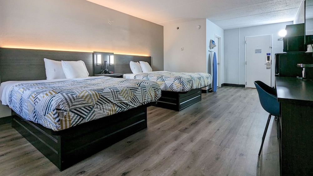 Standard Room, 2 Double Beds, Accessible, Non Smoking photo 3