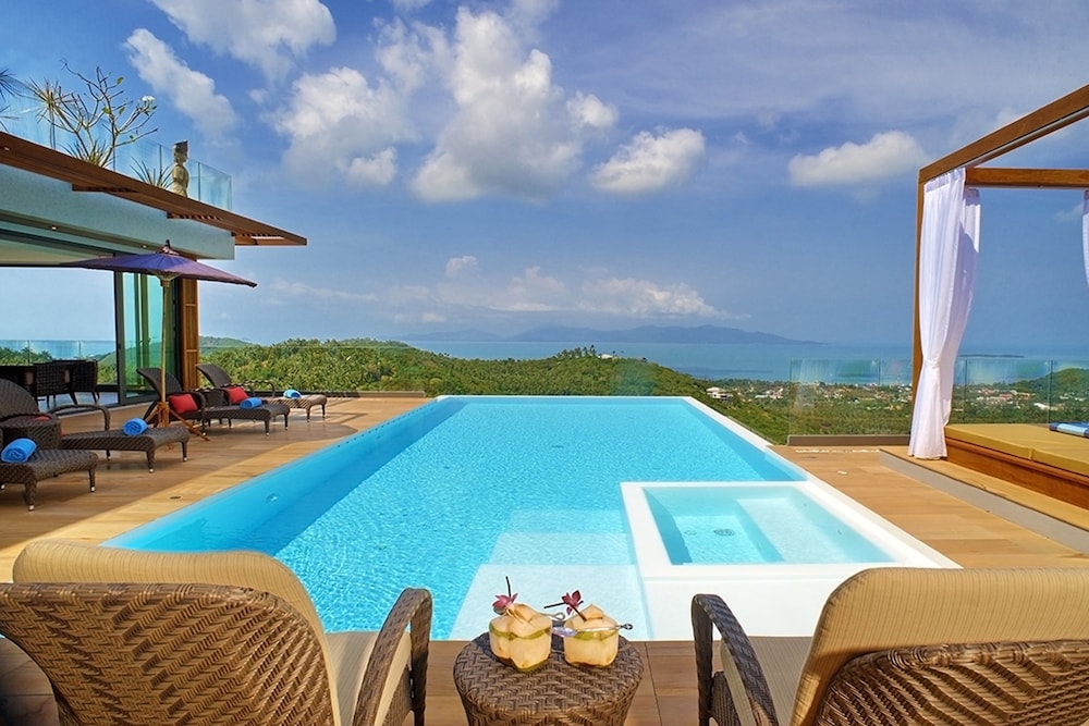 4-Bedroom Villa with Private Pool photo 2