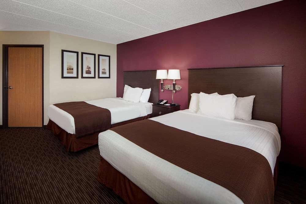 Room, 2 Queen Beds, Accessible, Non Smoking photo 2